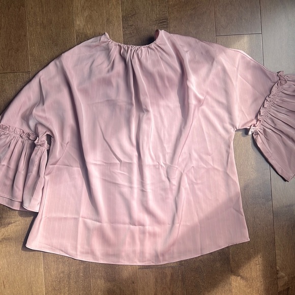 Silky business blouse - Picture 1 of 3